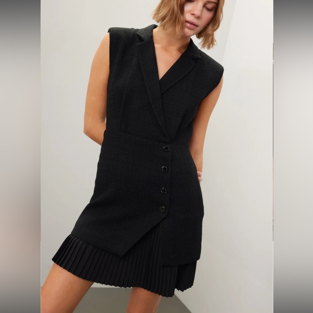 Elegant Black Sleeveless Dress